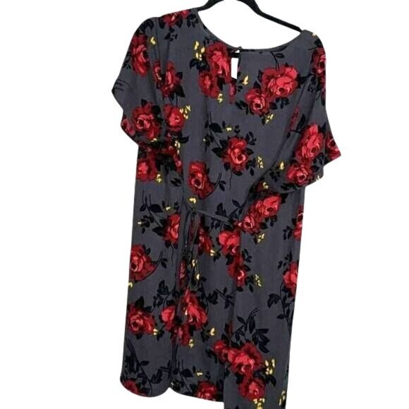 Torrid Womens Plus Size 4 Gray Floral Print Dress With Red Roses & Short Sleeves - Picture 6 of 7